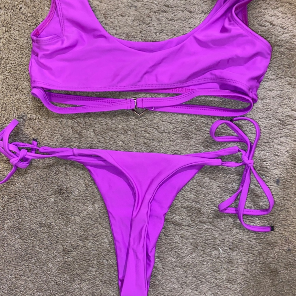 Bikini set - Picture 2 of 2